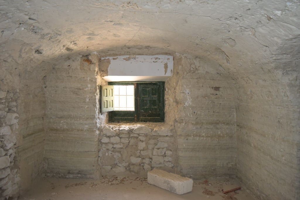 5 Zimmer Höhle zu verkaufen in Baza - 45.000 € (Ref: 8369504)