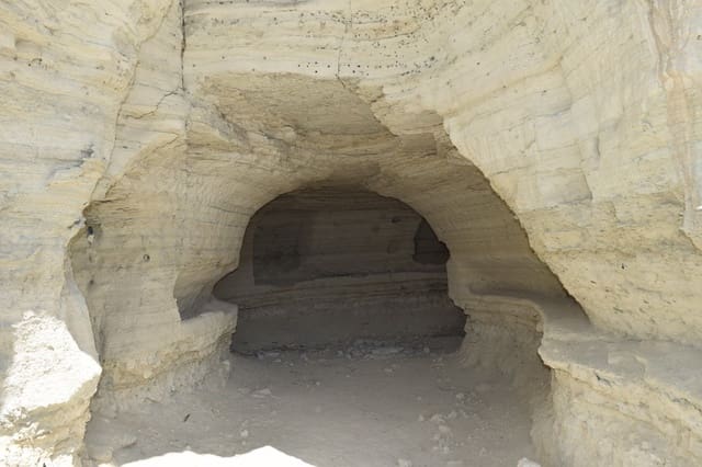 5 bedroom Cave House for sale in Baza - € 45,000 (Ref: 8369504)