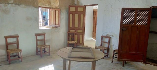 3 bedroom Finca/Country House for sale in Benamaurel - € 65,000 (Ref: 8369512)