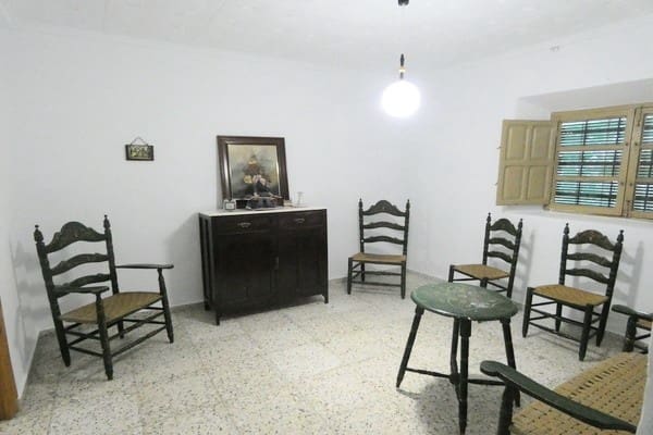 4 bedroom Finca/Country House for sale in Baza - € 85,000 (Ref: 8369529)