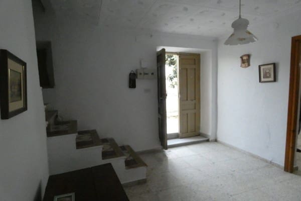 4 soveværelse Finca/Landehus til salg i Baza - € 85.000 (Ref: 8369529)