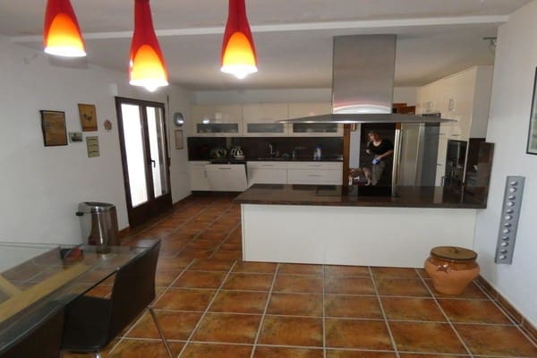 4 soverom Finca/Herregård til salgs i Castril med svømmebasseng - € 175 000 (Ref: 8369539)