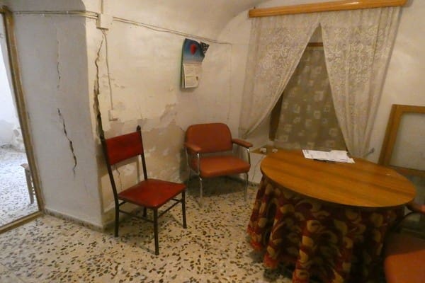 5 soveværelse Hulehus til salg i Galera - € 39.950 (Ref: 8369541)