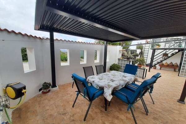 3 bedroom Cave House for sale in Cuevas del Campo with garage - € 146,900 (Ref: 8369558)