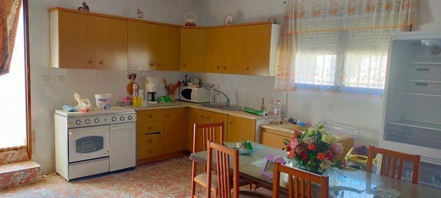 4 slaapkamer Grotwoning te koop in Benamaurel - € 79.950 (Ref: 8370360)