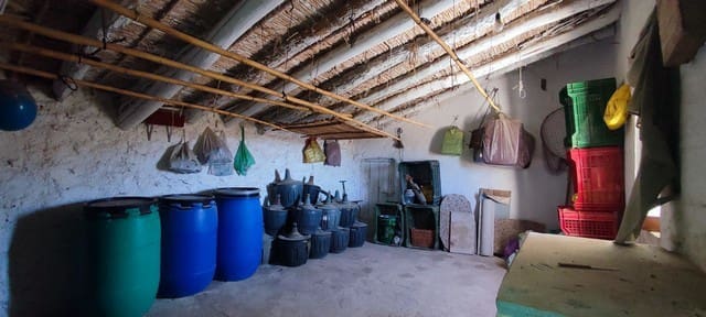 4 slaapkamer Halfvrijstaande villa te koop in Oria - € 68.000 (Ref: 8378492)