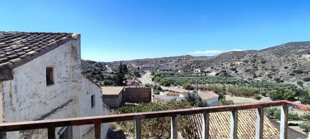 4 slaapkamer Halfvrijstaande villa te koop in Oria - € 68.000 (Ref: 8378492)