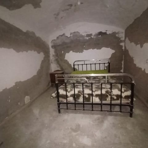 3 soveværelse Hulehus til salg i Hinojares - € 30.995 (Ref: 8492934)