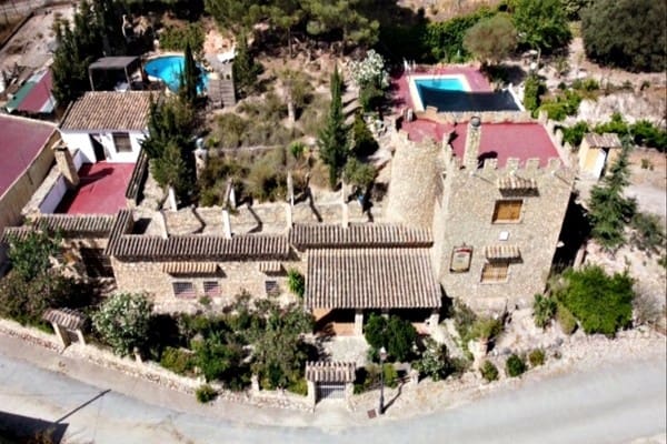 8 soveværelse Finca/Landehus til salg i Castillejar med swimmingpool - € 399.950 (Ref: 8505278)