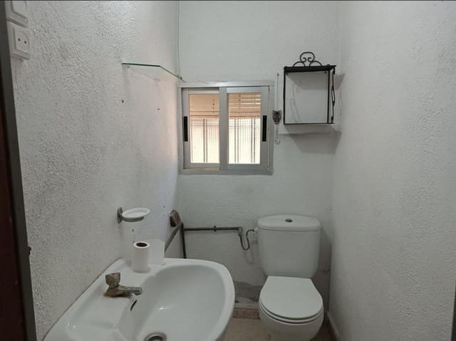 2 sovrum Finca/Hus på landet till salu i Baza - 110 000 € (Ref: 8536854)