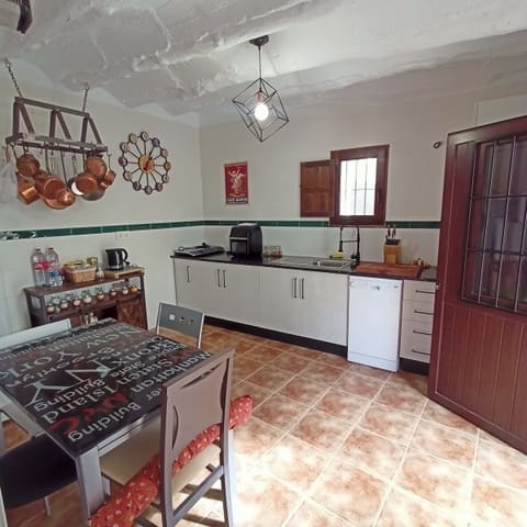 4 soveværelse Byhus til salg i Hinojares - € 99.950 (Ref: 8598802)