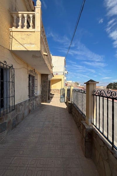 7 soveværelse Byhus til salg i Castillejar - € 75.000 (Ref: 8637710)