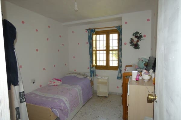 7 soveværelse Byhus til salg i Castillejar - € 75.000 (Ref: 8637710)