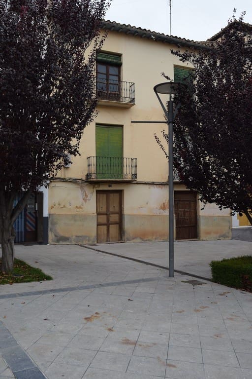 6 soverom Hus til salgs i Baza - € 65 000 (Ref: 8653492)