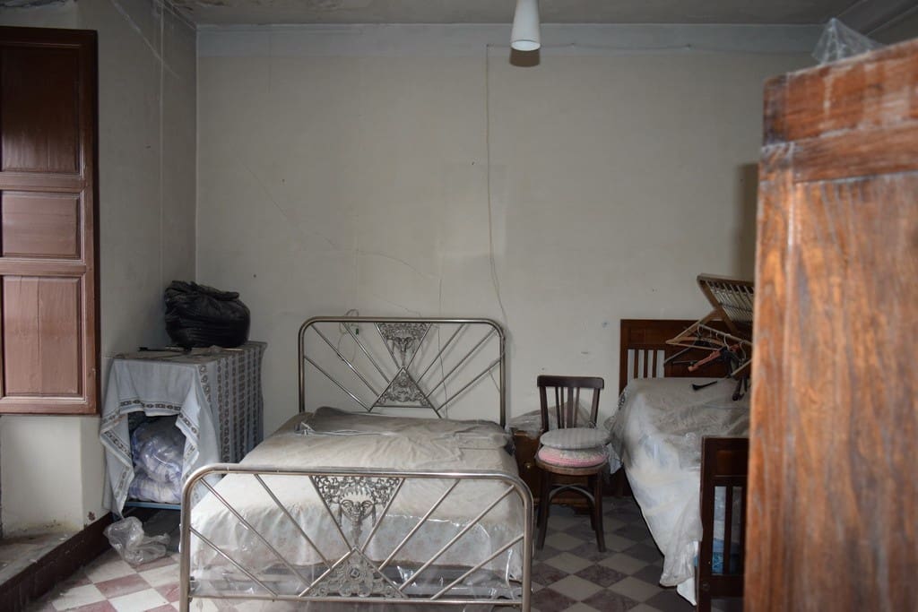 6 soverom Hus til salgs i Baza - € 65 000 (Ref: 8653492)