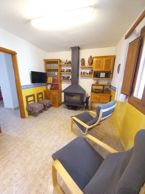 4 slaapkamer Huis te koop in Campo Camara - € 85.000 (Ref: 8653692)