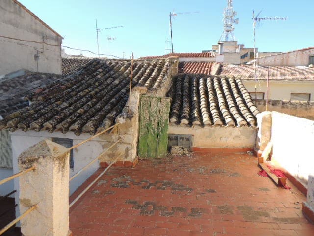 5 soveværelse Byhus til salg i Baza - € 29.950 (Ref: 8700835)