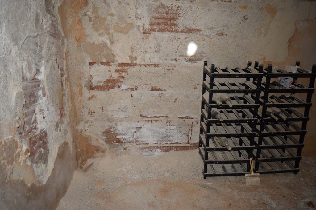 8 soveværelse Hulehus til salg i Baza - € 60.000 (Ref: 8701525)