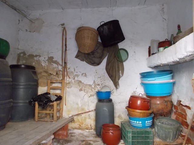 Townhouse for sale in Zujar - € 19,950 (Ref: 8701526)