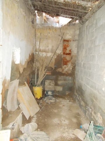 Townhouse for sale in Zujar - € 19,950 (Ref: 8701526)