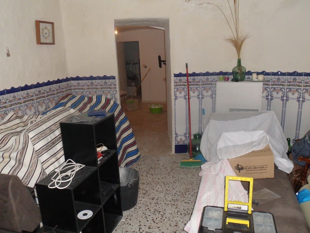 10 bedroom Cave House for sale in Freila - € 85,000 (Ref: 8793025)