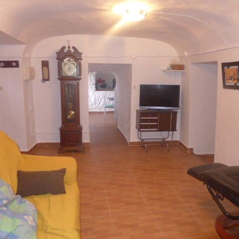 5 bedroom Cave House for sale in Galera - € 69,000 (Ref: 8796944)