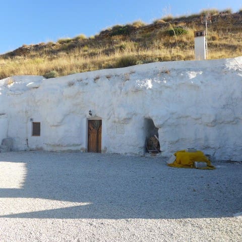 5 bedroom Cave House for sale in Galera - € 69,000 (Ref: 8796944)