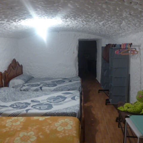 5 slaapkamer Grotwoning te koop in Galera - € 69.000 (Ref: 8796944)