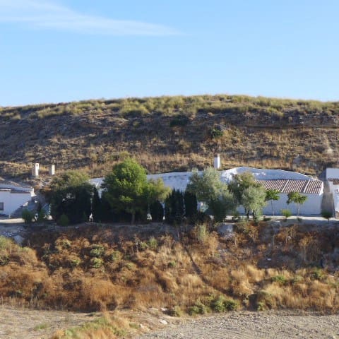 5 bedroom Cave House for sale in Galera - € 69,000 (Ref: 8796944)