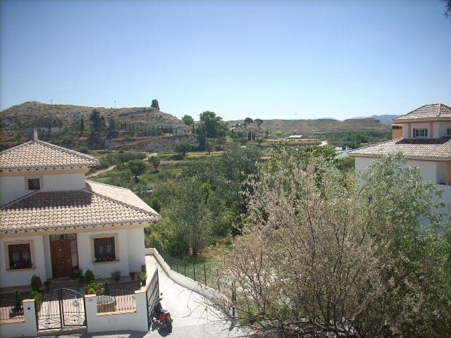 10 soveværelse Byhus til salg i Galera - € 75.000 (Ref: 8840093)