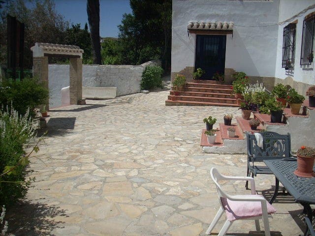 10 soveværelse Byhus til salg i Galera - € 75.000 (Ref: 8840093)