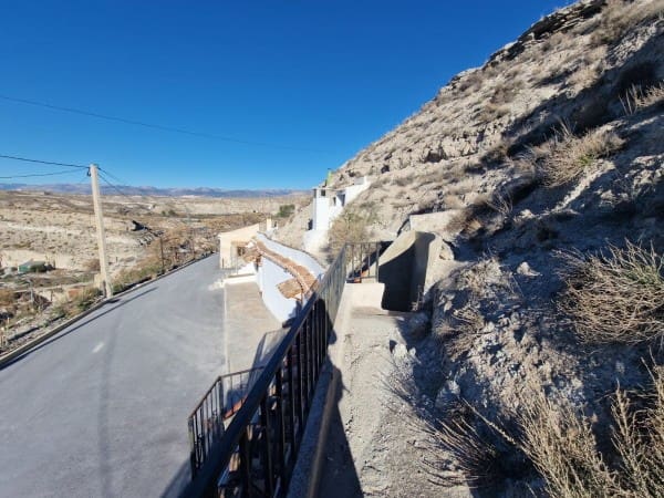 3 bedroom Cave House for sale in Galera - € 45,000 (Ref: 8879201)