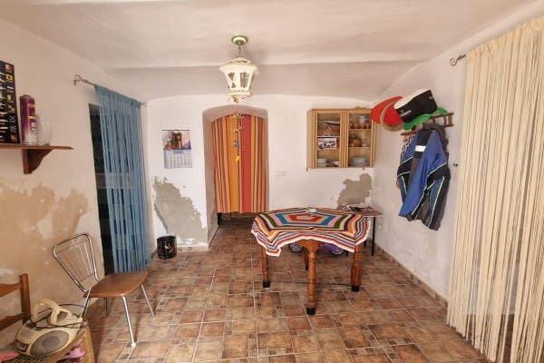 6 soveværelse Hulehus til salg i El Margen, Cúllar - € 75.000 (Ref: 8906281)