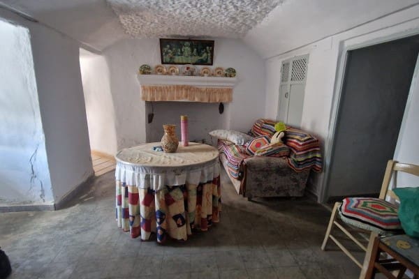 5 soveværelse Hulehus til salg i Castillejar - € 49.950 (Ref: 8917686)