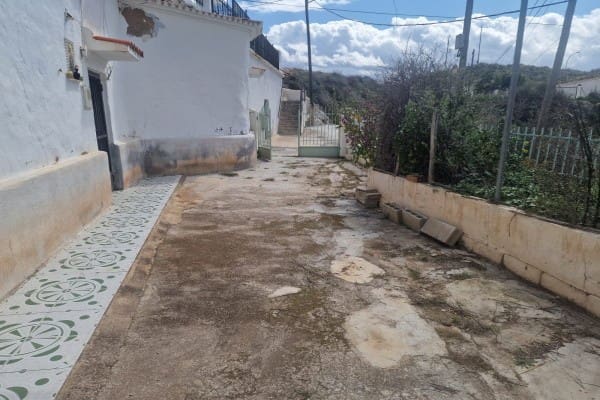 5 bedroom Cave House for sale in Castilléjar - € 49,950 (Ref: 8917686)