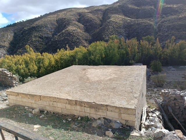 2 soveværelse Finca/Landehus til salg i Caniles - € 36.000 (Ref: 8918295)