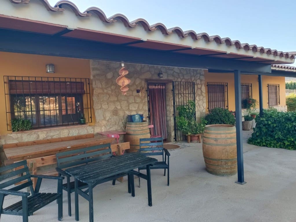 3 sypialnia Willa na sprzedaż w Huescar z basenem - 195 000 € (Ref: 8927639)