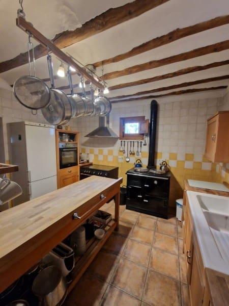 4 bedroom Semi-detached Villa for sale in Venta Micena with pool - € 225,000 (Ref: 9015677)