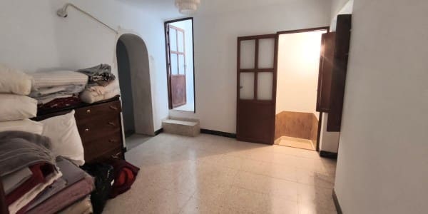 5 bedroom Villa for sale in Quesada - € 46,000 (Ref: 9019481)