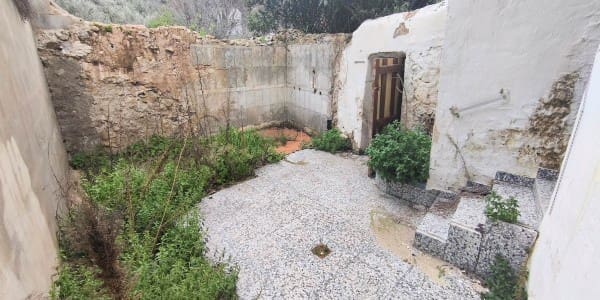 5 soveværelse Villa til salg i Quesada - € 46.000 (Ref: 9019481)