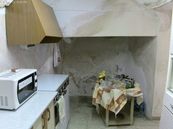 5 bedroom Cave House for sale in Benamaurel - € 80,000 (Ref: 9035522)