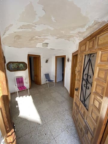 5 bedroom Cave House for sale in Benamaurel - € 80,000 (Ref: 9035522)
