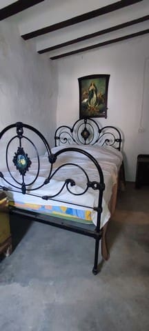 8 soverom Hus til salgs i Somontin - € 52 000 (Ref: 9037987)