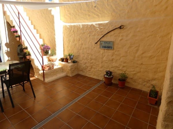 4 soveværelse Byhus til salg i Caniles - € 139.950 (Ref: 9043979)