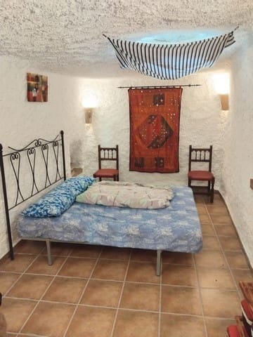 10 soveværelse Hulehus til salg i Baza - € 125.000 (Ref: 9059782)