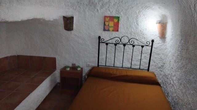 10 soveværelse Hulehus til salg i Baza - € 125.000 (Ref: 9059782)