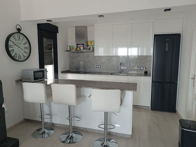 3 soveværelse Villa til salg i Gor med swimmingpool - € 264.000 (Ref: 9061051)