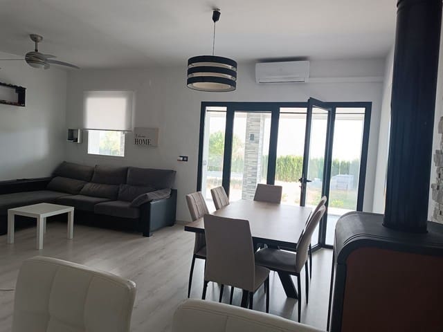 3 soveværelse Villa til salg i Gor med swimmingpool - € 264.000 (Ref: 9061051)