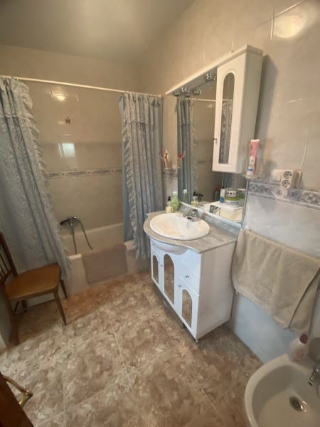 5 soveværelse Hulehus til salg i Benamaurel - € 90.000 (Ref: 9100007)