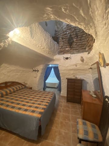 5 bedroom Cave House for sale in Benamaurel - € 90,000 (Ref: 9100007)